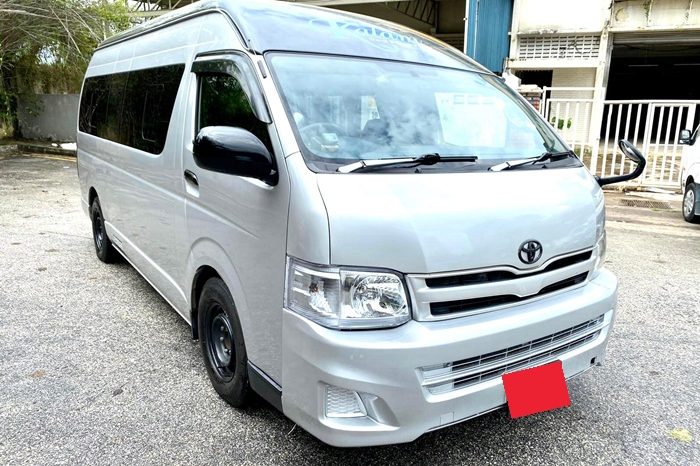 2012 – TOYOTA COMMUTER 3.0 AT SILVER – PC2373E full